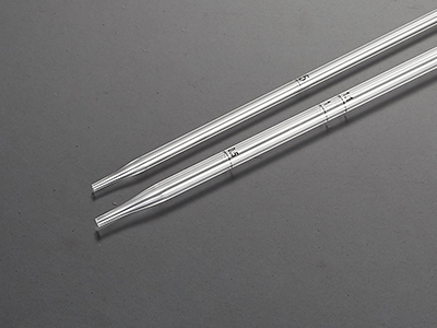 細長管身，易于進出窄口容器