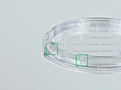 皿內環卡扣設計 ，培養皿與皿蓋緊密度高，防止誤開，倒置不易脫落